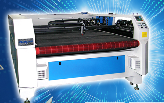 創(chuàng)軒鞋材激光畫線切割一體機(jī)感恩回饋，為您省時(shí)省力省人工！