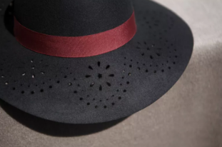 激光鏤空毛氈帽，這個(gè)冬天保你“帽”美如花